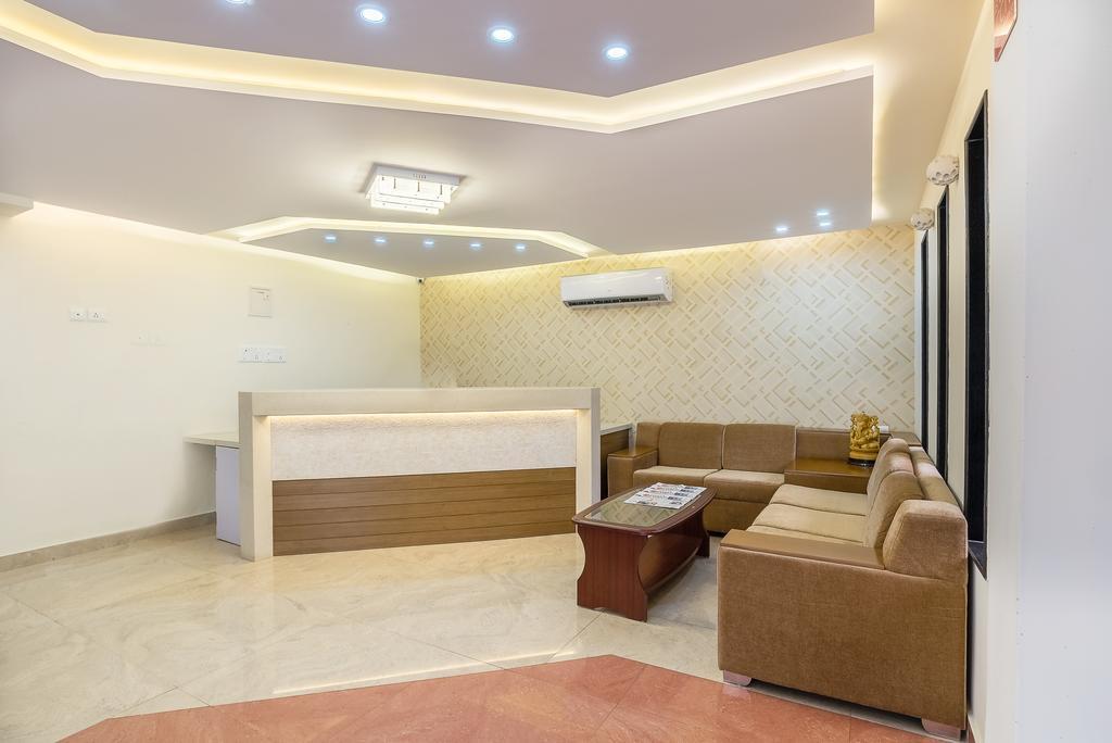 Treebo Pappilon Palace - Pvs Circle Mangalore Exterior photo